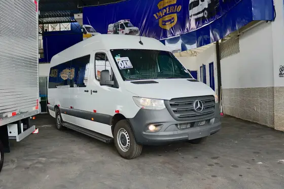 MERCEDES-BENZ SPRINTER 2025