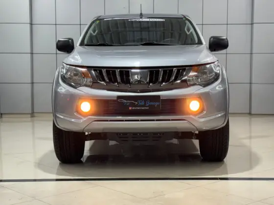 MITSUBISHI L200 TRITON 2023