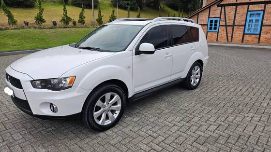 MITSUBISHI OUTLANDER 2010