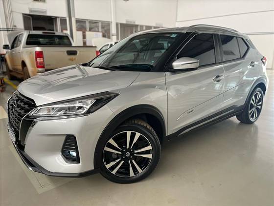 NISSAN KICKS 2022