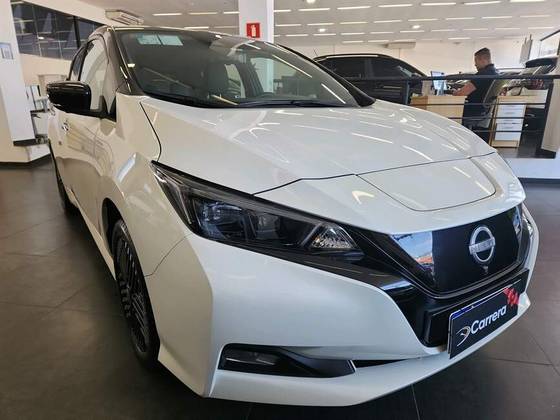 NISSAN LEAF 2023