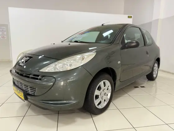 PEUGEOT 207 2012