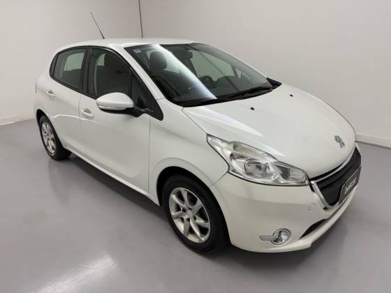 PEUGEOT 208 2015
