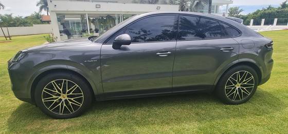 PORSCHE CAYENNE 2024