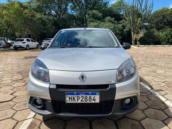 RENAULT SANDERO 2013