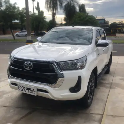 TOYOTA HILUX 2022