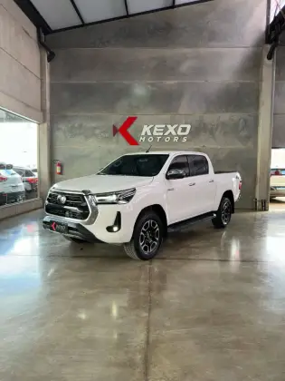 TOYOTA HILUX 2023