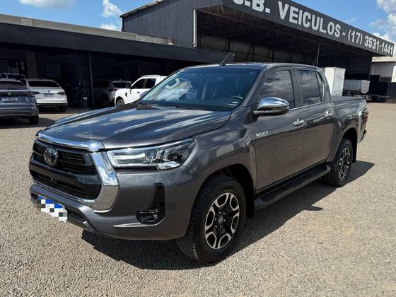 TOYOTA HILUX 2022