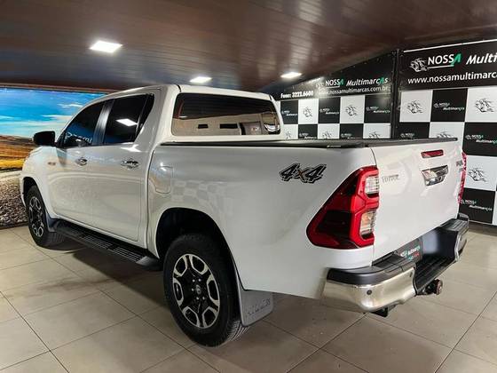 TOYOTA HILUX 2024
