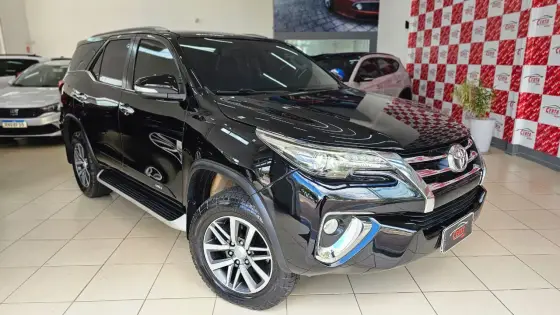 TOYOTA HILUX SW4 2017