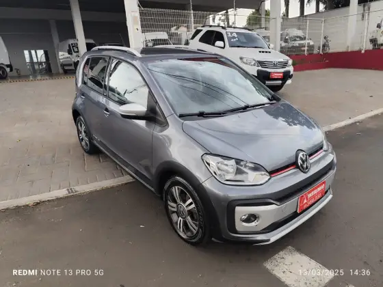 VOLKSWAGEN CROSS UP 2018