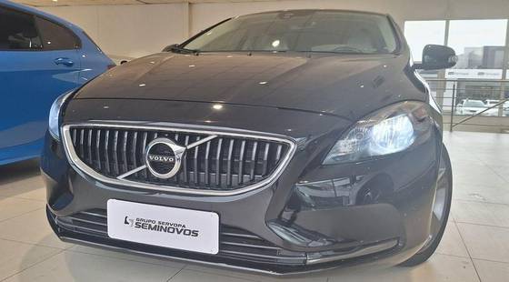 VOLVO V40 2018