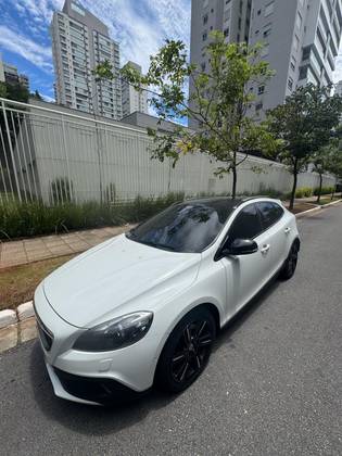 VOLVO V40 2014