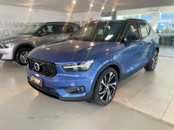 VOLVO XC40 2021