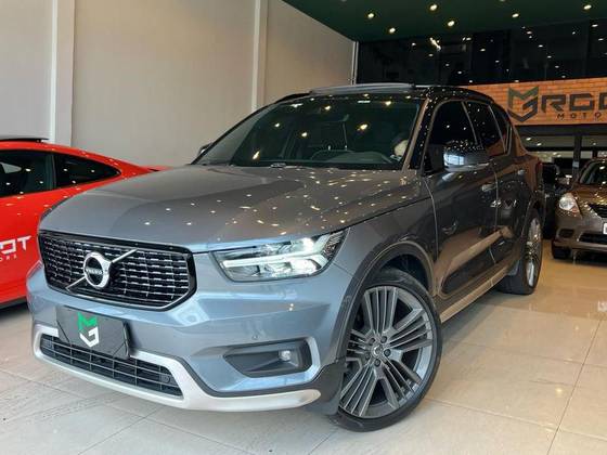 VOLVO XC40 2019