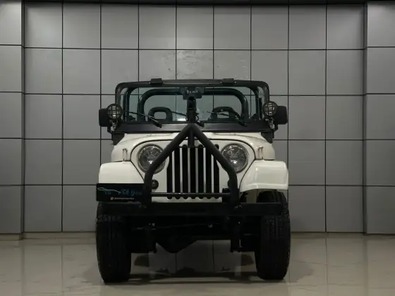 WILLYS JEEP 1975