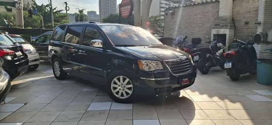 CHRYSLER TOWN & COUNTRY 2010