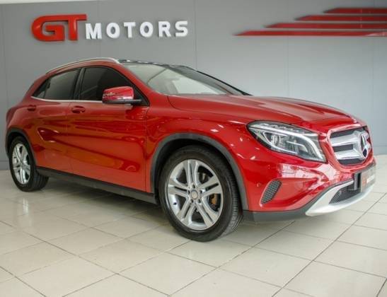 MERCEDES-BENZ GLA 200 2015