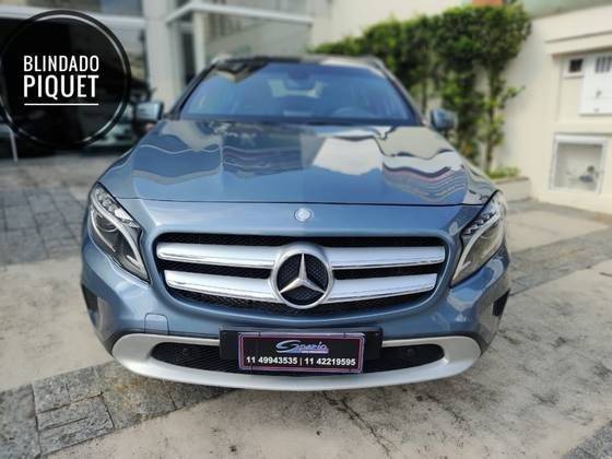 MERCEDES-BENZ GLA 200 2015