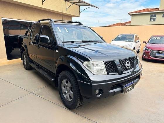 NISSAN FRONTIER 2011