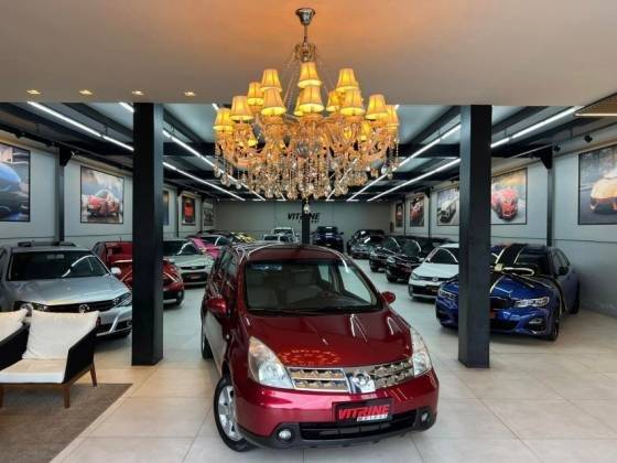 NISSAN LIVINA 2011