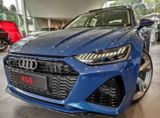 AUDI RS6 2025