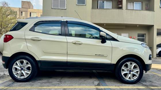 FORD ECOSPORT 2015