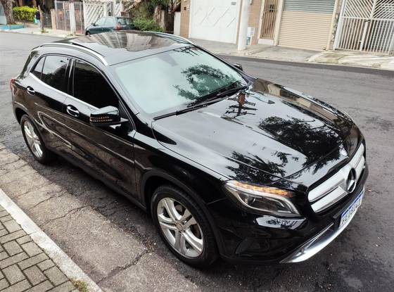 MERCEDES-BENZ GLA 200 2017