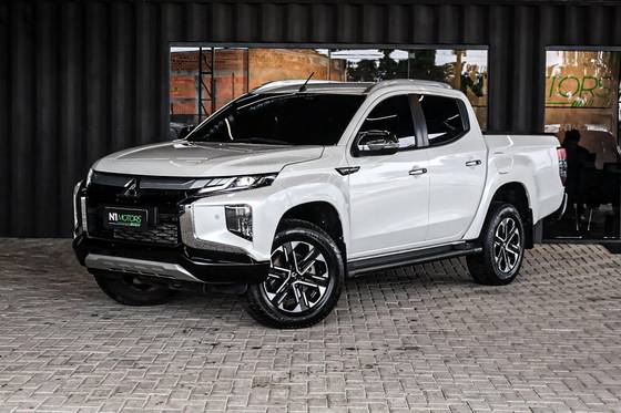 MITSUBISHI L200 TRITON 2025