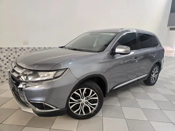 MITSUBISHI OUTLANDER 2017
