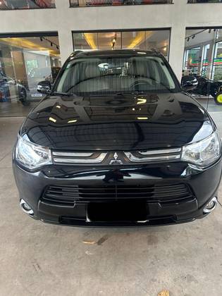 MITSUBISHI OUTLANDER 2015