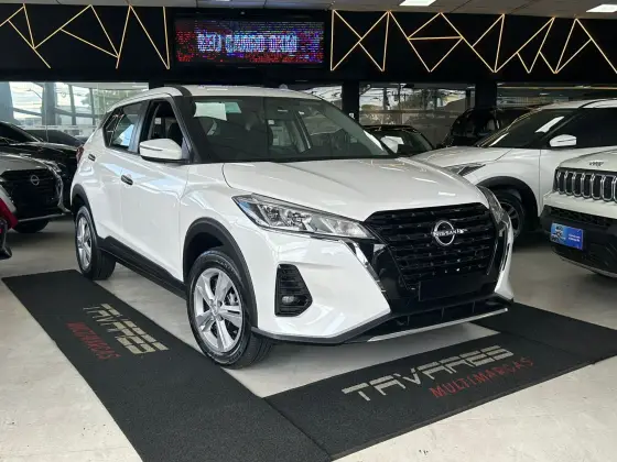 NISSAN KICKS PLAY 2025