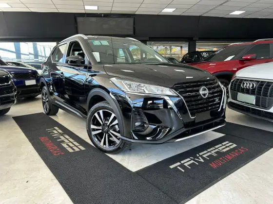 NISSAN KICKS PLAY 2025