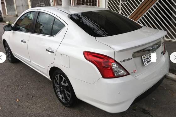 NISSAN VERSA 2017