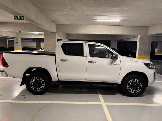 TOYOTA HILUX 2021