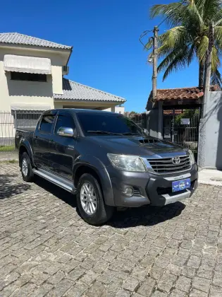 TOYOTA HILUX 2013