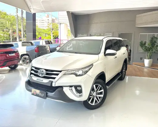 TOYOTA HILUX SW4 2020