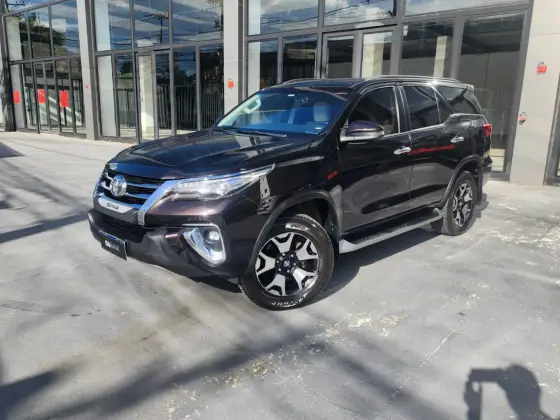 TOYOTA HILUX SW4 2020