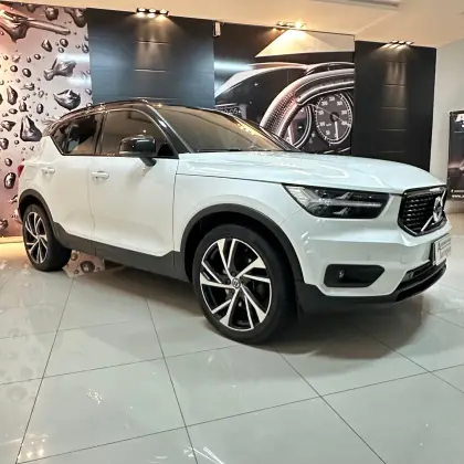 VOLVO XC40 2020