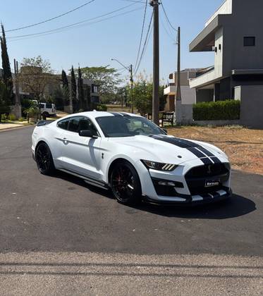 FORD MUSTANG 2021