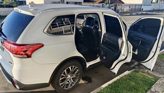 MITSUBISHI OUTLANDER 2018