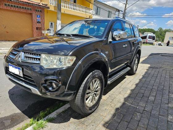 MITSUBISHI PAJERO 2016