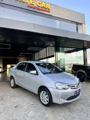 TOYOTA ETIOS 2017