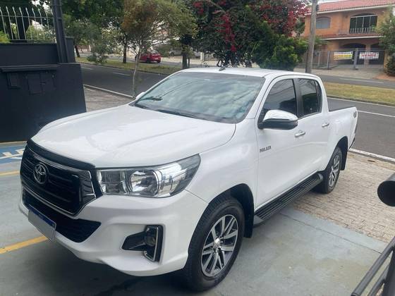 TOYOTA HILUX 2019