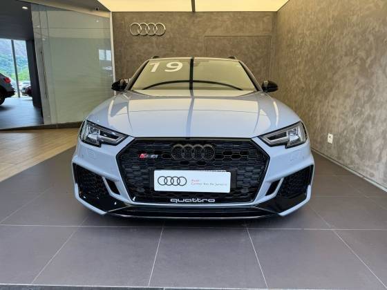 AUDI RS4 2019