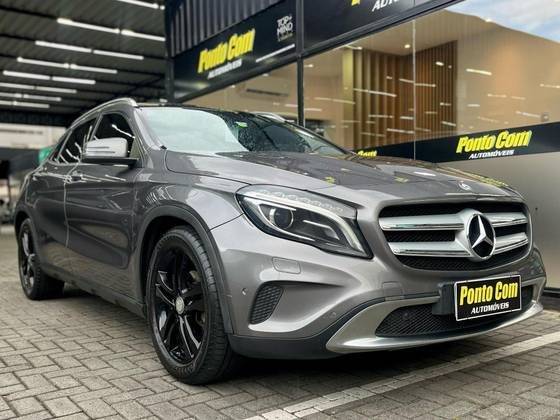 MERCEDES-BENZ GLA 200 2015