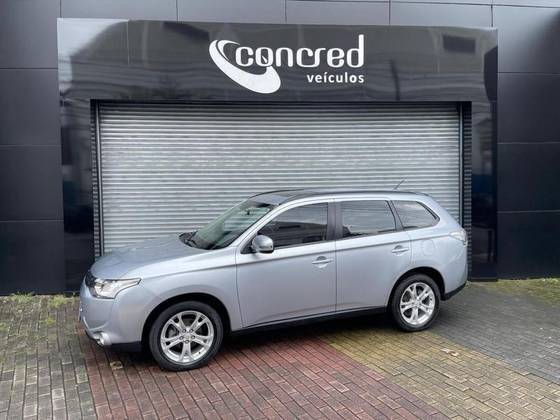 MITSUBISHI OUTLANDER 2015