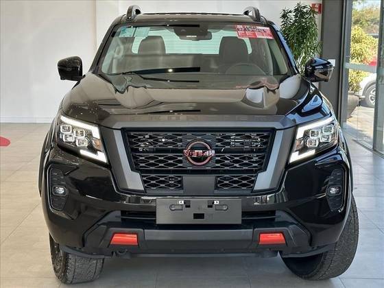 NISSAN FRONTIER 2025