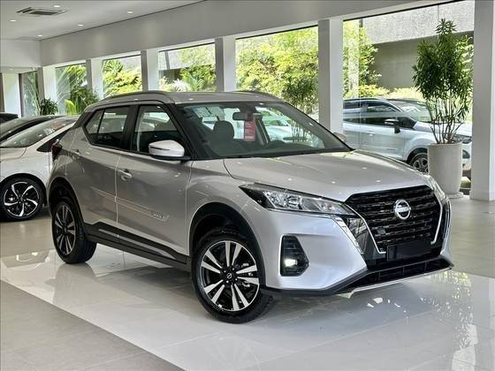 NISSAN KICKS PLAY 2025