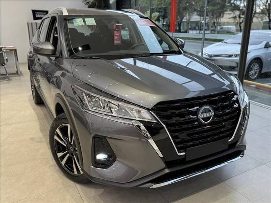 NISSAN KICKS PLAY 2025